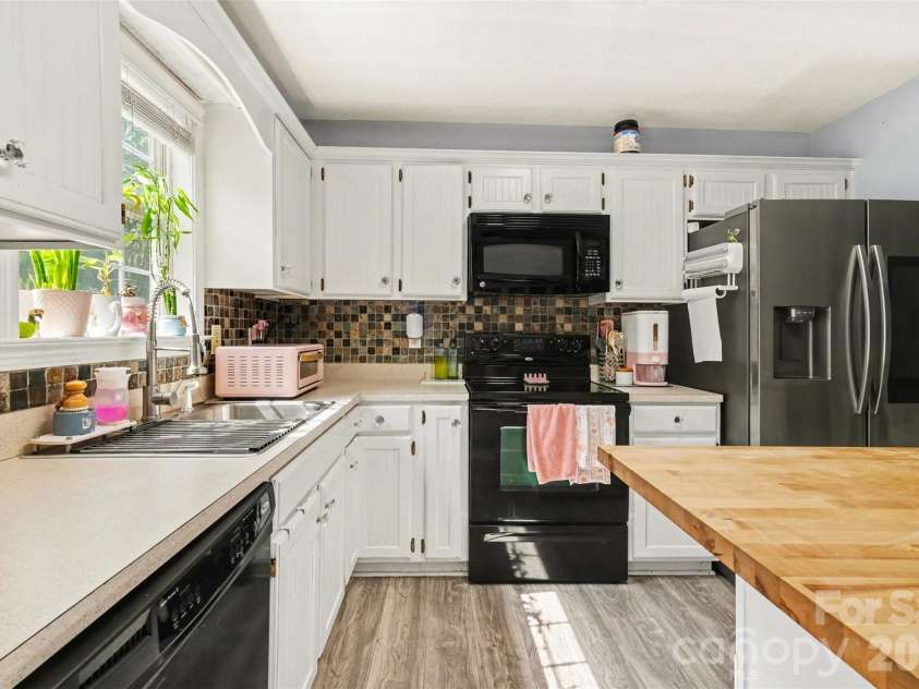 2056 Redberry Lane, Conover, NC 28613.  MLS# CAR4375164, YatesRealty ID 17031. 