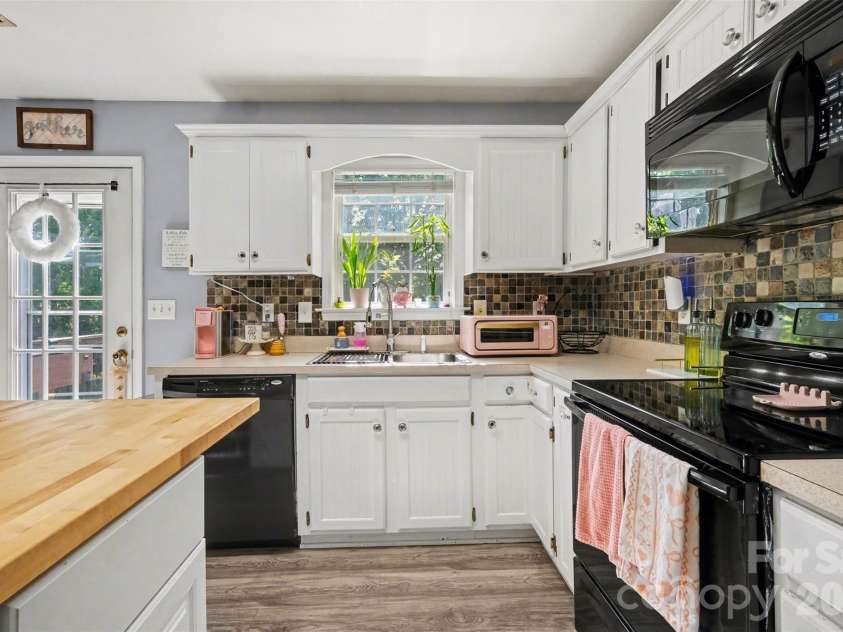 2056 Redberry Lane, Conover, NC 28613.  MLS# CAR4375164, YatesRealty ID 17031. 