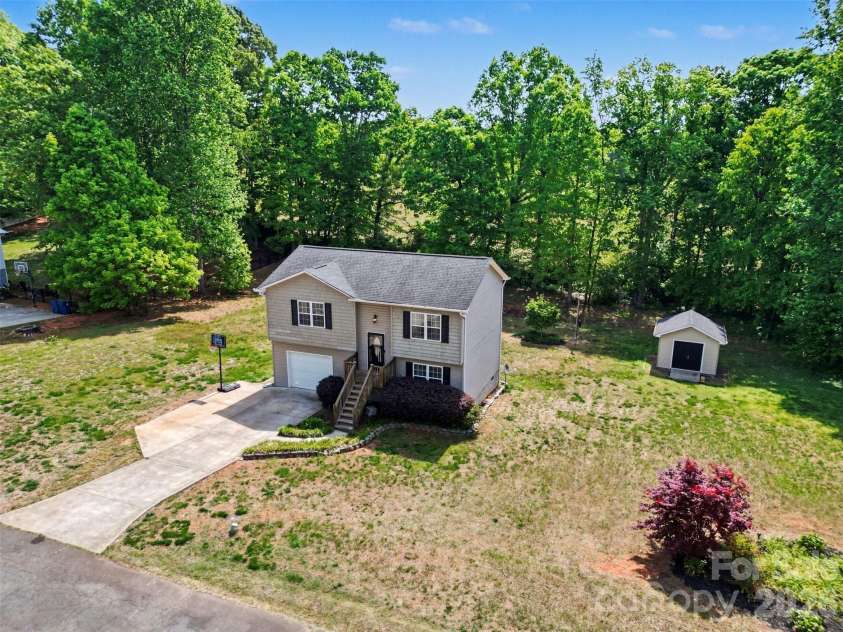 2056 Redberry Lane, Conover, NC 28613.  MLS# CAR4375164, YatesRealty ID 17031. 