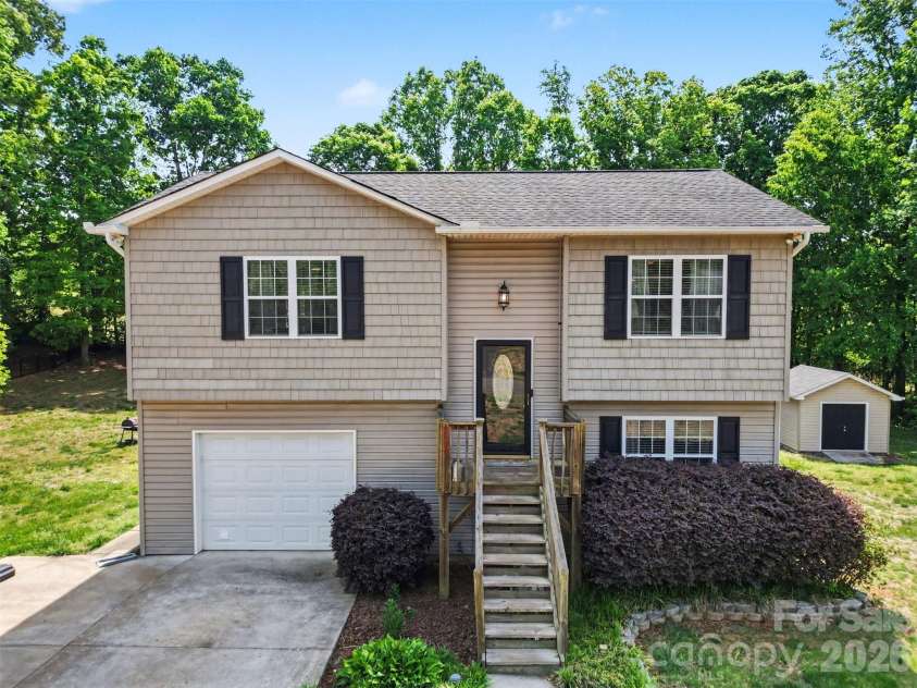 2056 Redberry Lane, Conover, NC 28613.  MLS# CAR4375164, YatesRealty ID 17031. 
