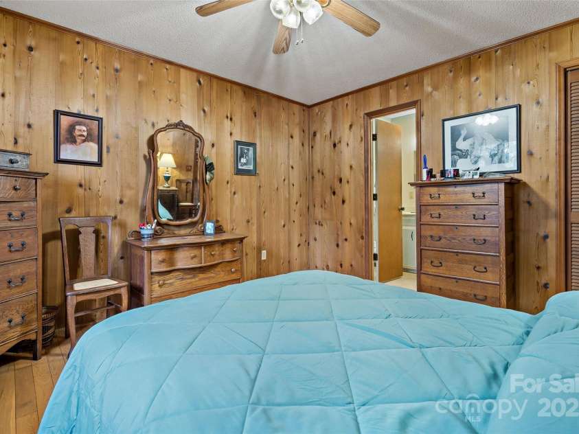 9675 Montford Cove Road, Marion, NC 28752.  MLS# CAR4206983, YatesRealty ID 17032. 2nd shot of primary BR.