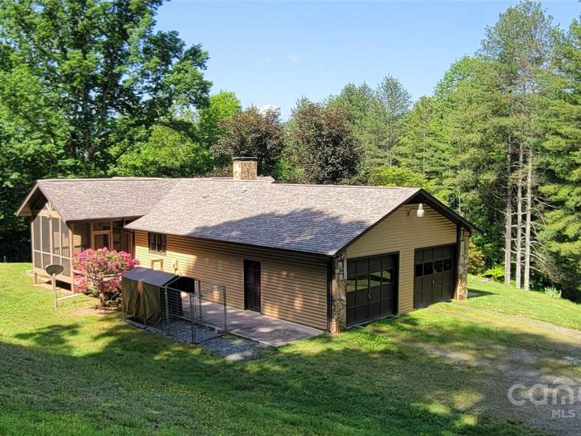 9675 Montford Cove Road, Marion, NC 28752.  MLS# CAR4206983, YatesRealty ID 17032. 