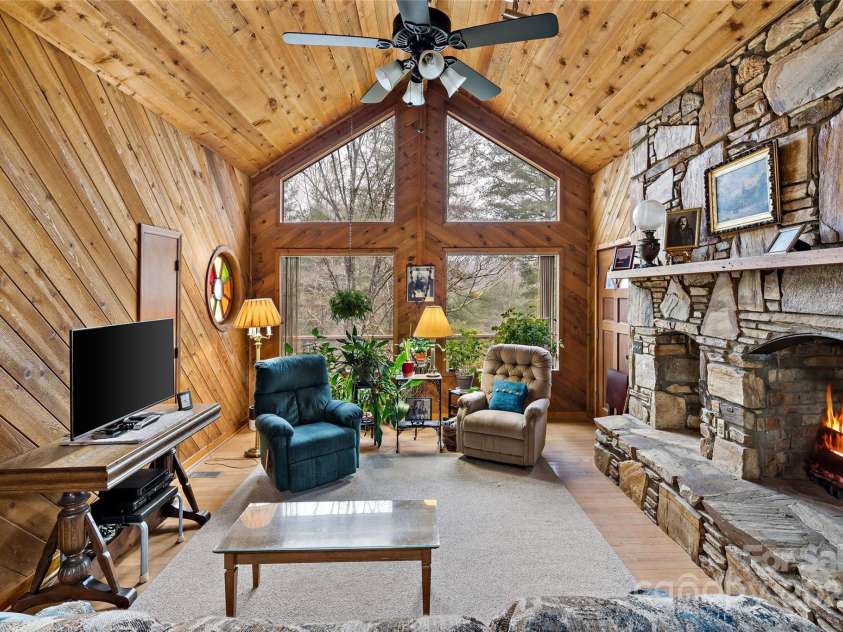 9675 Montford Cove Road, Marion, NC 28752.  MLS# CAR4206983, YatesRealty ID 17032. A gorgeous space to relax in.