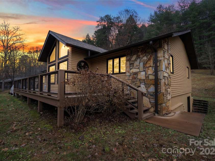 9675 Montford Cove Road, Marion, NC 28752.  MLS# CAR4206983, YatesRealty ID 17032. A quiet setting to enjoy the outdoors.