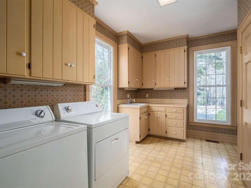 246 Jerry Crump Road, Lincolnton, NC 28092.  MLS# CAR4223452, YatesRealty ID 17033. 