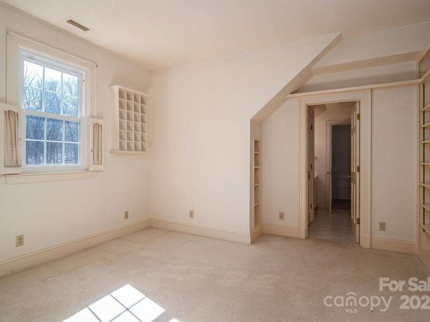 246 Jerry Crump Road, Lincolnton, NC 28092.  MLS# CAR4223452, YatesRealty ID 17033. 