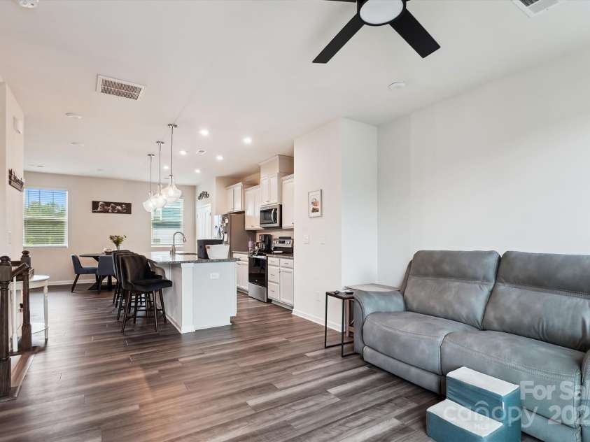 1206 Keydet Drive, Charlotte, NC 28216.  MLS# CAR4254316, YatesRealty ID 17035. 