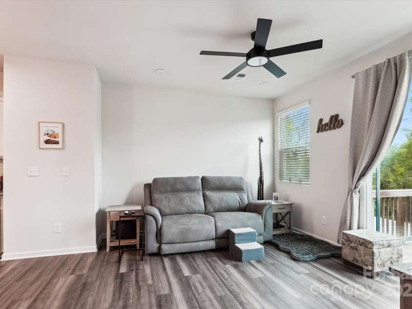 1206 Keydet Drive, Charlotte, NC 28216.  MLS# CAR4254316, YatesRealty ID 17035. 