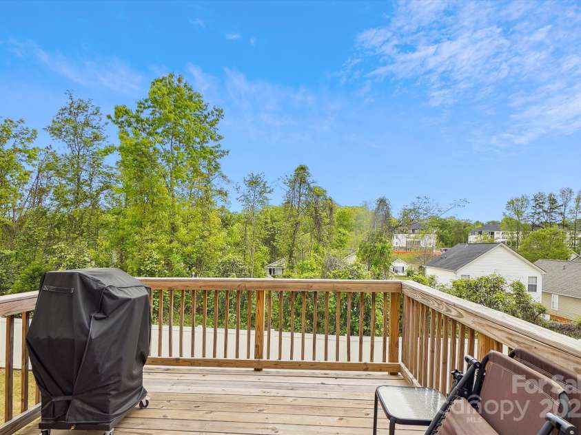 1206 Keydet Drive, Charlotte, NC 28216.  MLS# CAR4254316, YatesRealty ID 17035. 
