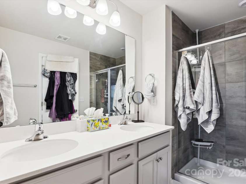 1206 Keydet Drive, Charlotte, NC 28216.  MLS# CAR4254316, YatesRealty ID 17035. 