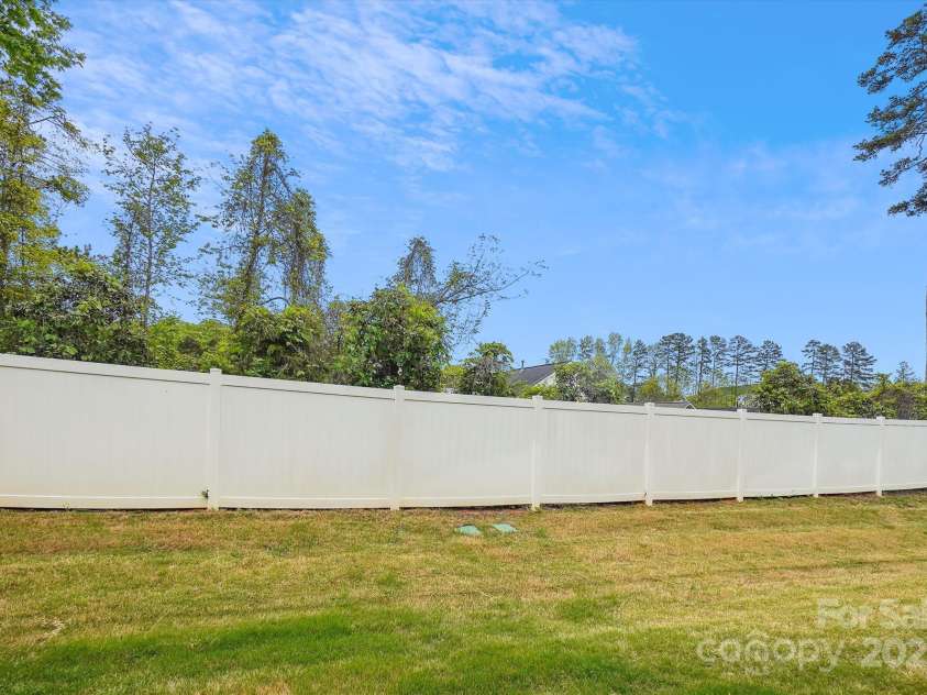 1206 Keydet Drive, Charlotte, NC 28216.  MLS# CAR4254316, YatesRealty ID 17035. 