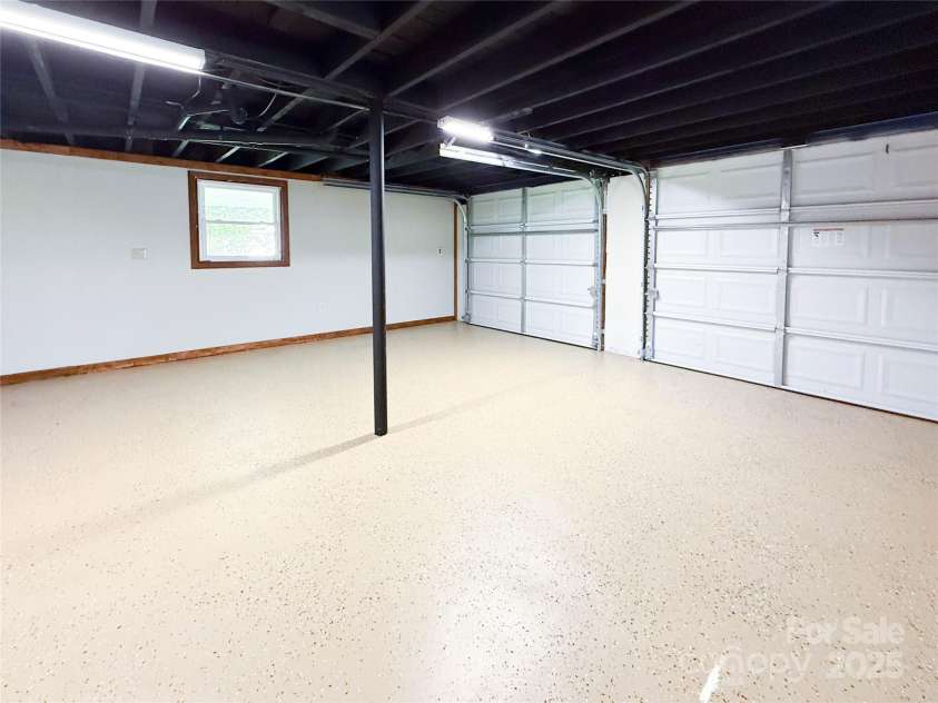 2469 Elkwood Circle, Charlotte, NC 28205.  MLS# CAR4258085, YatesRealty ID 17037. 