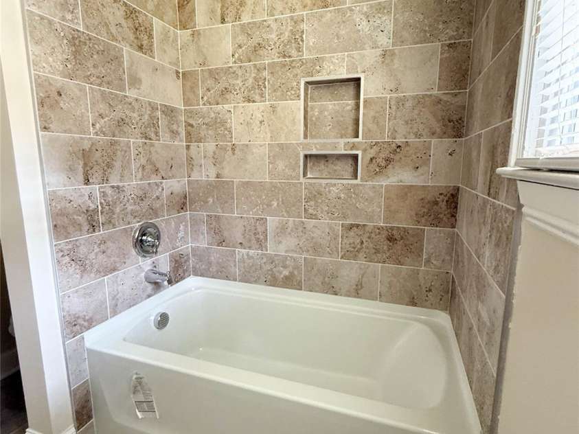 2469 Elkwood Circle, Charlotte, NC 28205.  MLS# CAR4258085, YatesRealty ID 17037. 