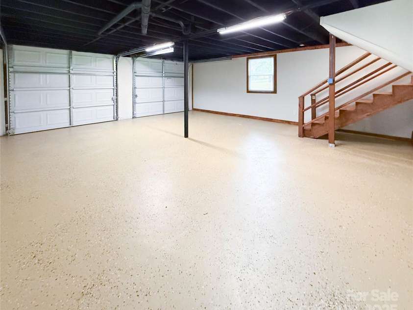 2469 Elkwood Circle, Charlotte, NC 28205.  MLS# CAR4258085, YatesRealty ID 17037. Garage/Gym/Home Office