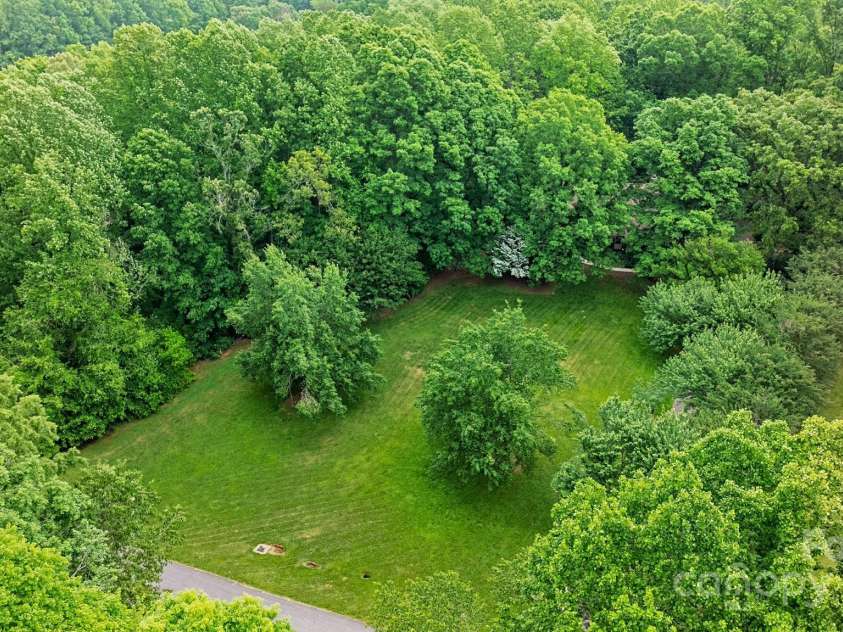 1080 Rolling Green Drive, Newton, NC 28658.  MLS# CAR4233068, YatesRealty ID 17038. 