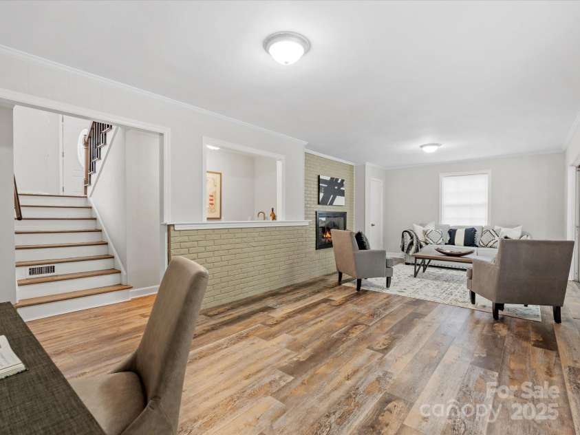 122 Lansdowne Road, Charlotte, NC 28270.  MLS# CAR4220495, YatesRealty ID 17041. 