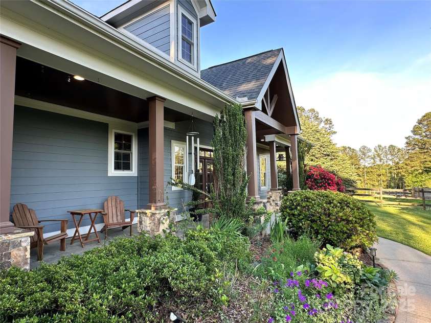 68 Stone Cottage Lane, Landrum, SC 29356.  MLS# CAR4251994, YatesRealty ID 17042. 