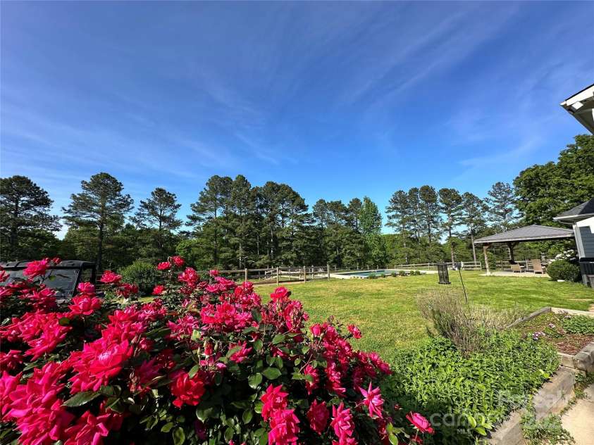 68 Stone Cottage Lane, Landrum, SC 29356.  MLS# CAR4251994, YatesRealty ID 17042. 