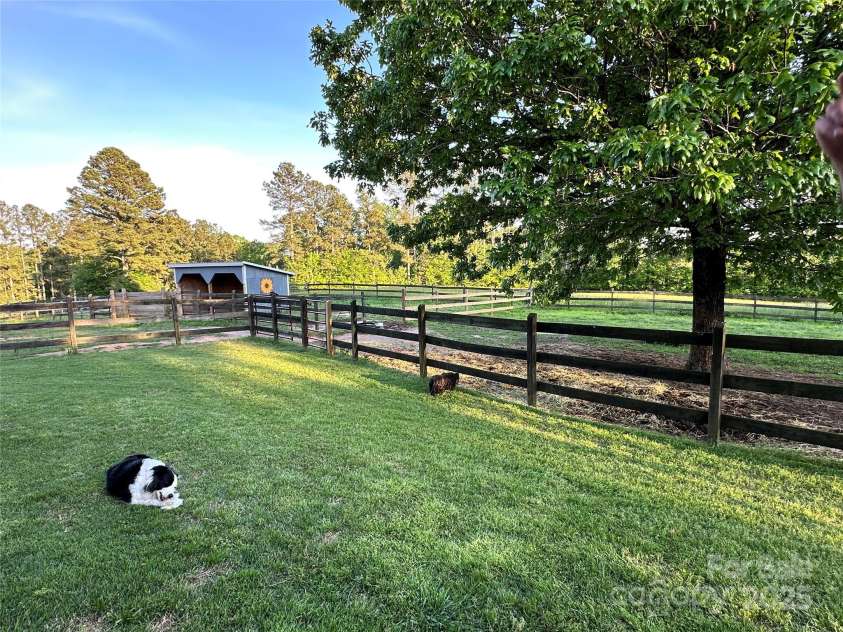 68 Stone Cottage Lane, Landrum, SC 29356.  MLS# CAR4251994, YatesRealty ID 17042. 