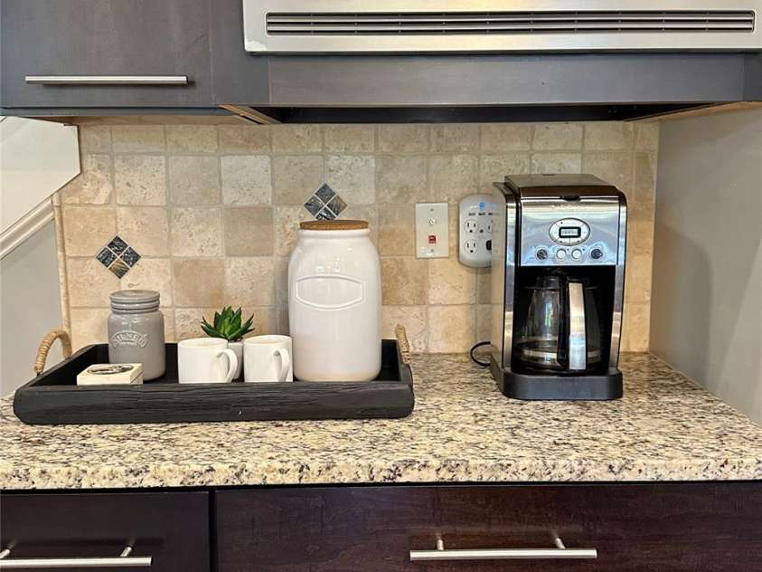 68 Stone Cottage Lane, Landrum, SC 29356.  MLS# CAR4251994, YatesRealty ID 17042. 