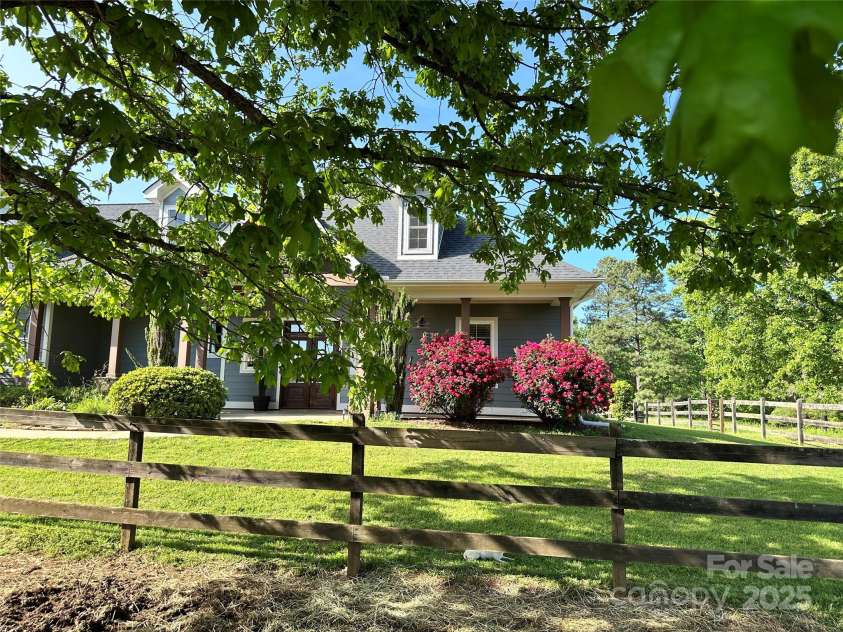 68 Stone Cottage Lane, Landrum, SC 29356.  MLS# CAR4251994, YatesRealty ID 17042. 