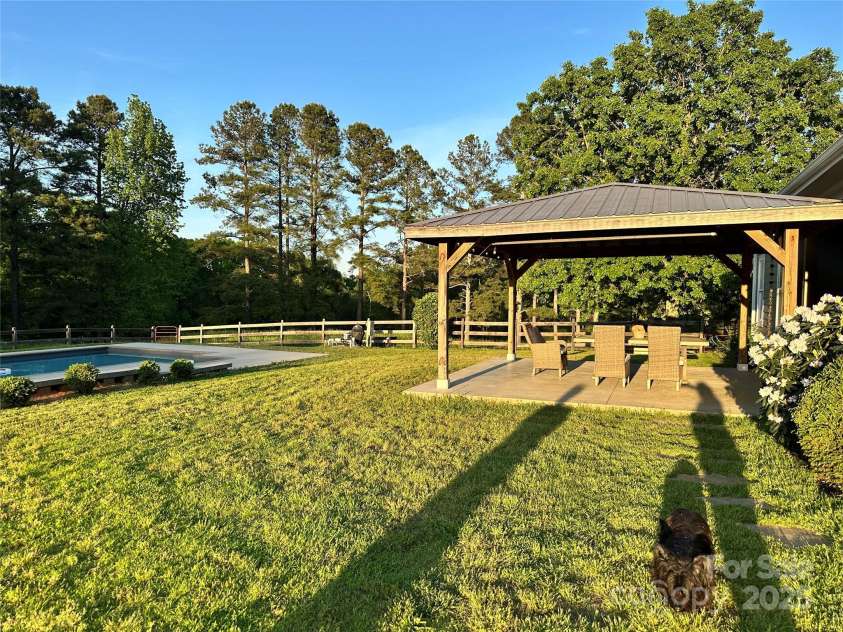 68 Stone Cottage Lane, Landrum, SC 29356.  MLS# CAR4251994, YatesRealty ID 17042. 