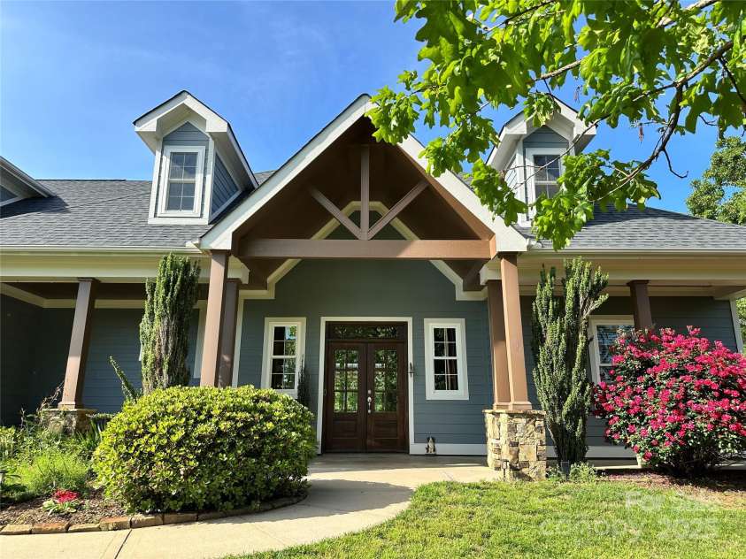 68 Stone Cottage Lane, Landrum, SC 29356.  MLS# CAR4251994, YatesRealty ID 17042. Gorgeous immaculate home in horse community