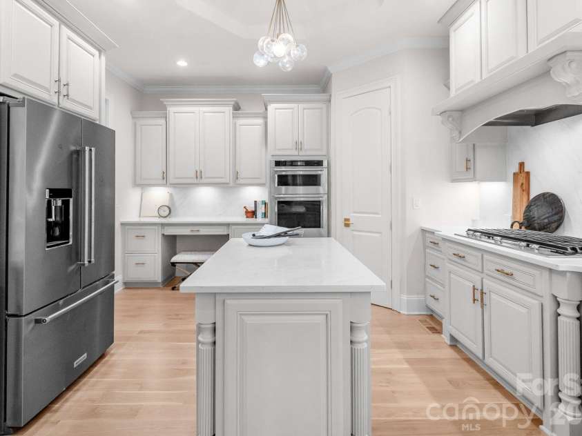 6052 Oxfordshire Road, Waxhaw, NC 28173.  MLS# CAR4426444, YatesRealty ID 17043. 