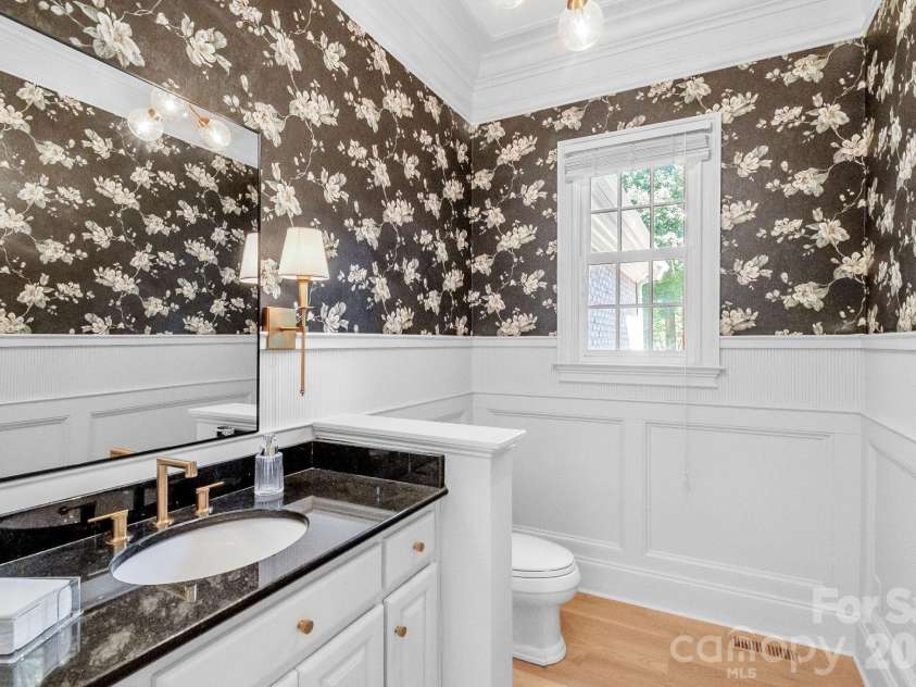 6052 Oxfordshire Road, Waxhaw, NC 28173.  MLS# CAR4426444, YatesRealty ID 17043. 