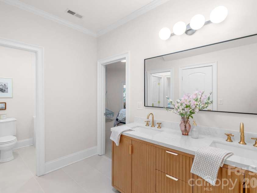 6052 Oxfordshire Road, Waxhaw, NC 28173.  MLS# CAR4426444, YatesRealty ID 17043. 