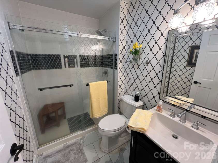 239 Hickory Lane Drive, Mount Holly, NC 28120.  MLS# CAR4374961, YatesRealty ID 17044. 