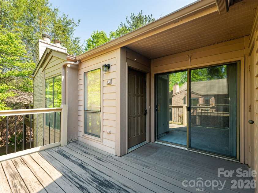 38 Ravencroft Lane, Asheville, NC 28803.  MLS# CAR4376530, YatesRealty ID 17046. 