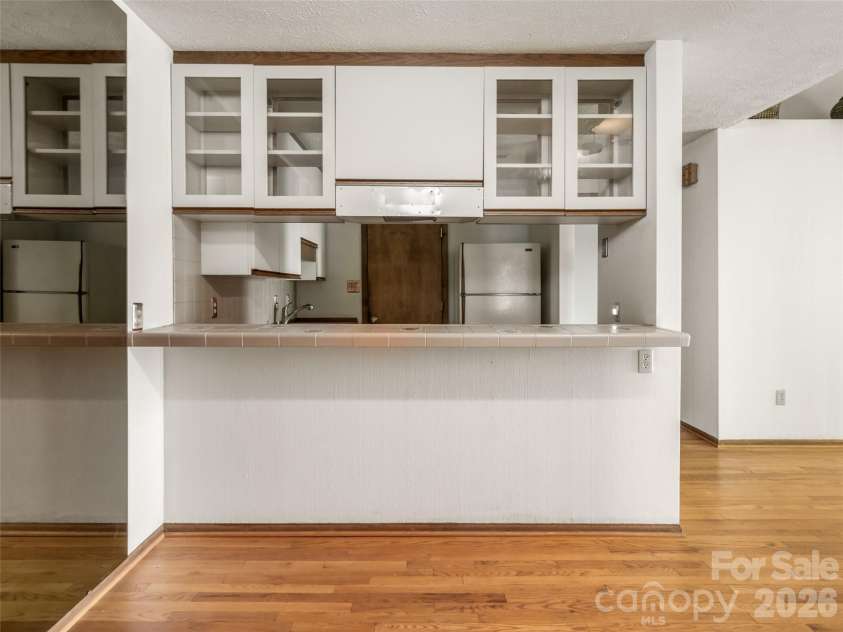 38 Ravencroft Lane, Asheville, NC 28803.  MLS# CAR4376530, YatesRealty ID 17046. 
