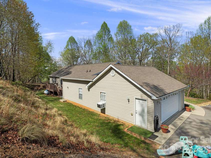 54 Golddigger Drive, Candler, NC 28715.  MLS# CAR4245543, YatesRealty ID 17046. 