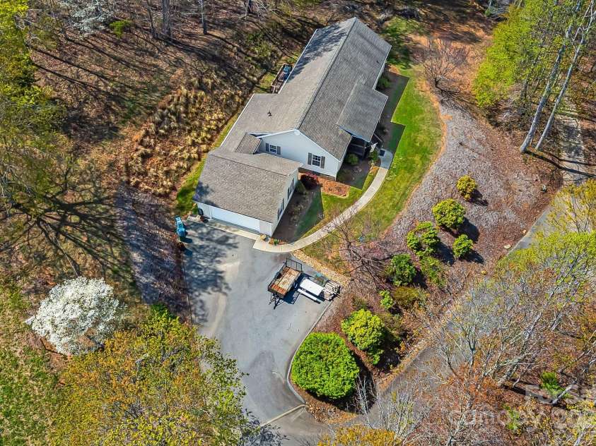 54 Golddigger Drive, Candler, NC 28715.  MLS# CAR4245543, YatesRealty ID 17046. 