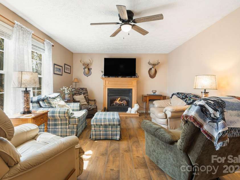 54 Golddigger Drive, Candler, NC 28715.  MLS# CAR4245543, YatesRealty ID 17046. 