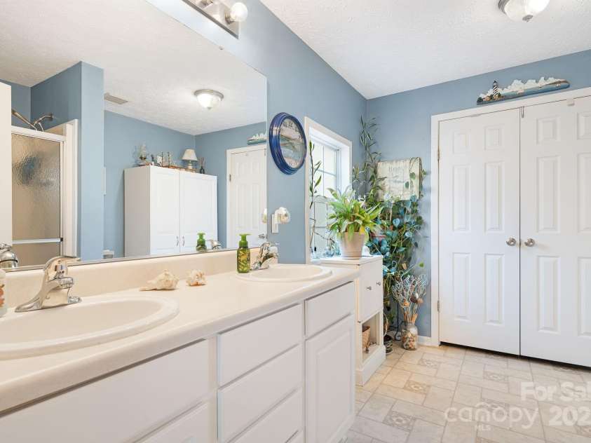 54 Golddigger Drive, Candler, NC 28715.  MLS# CAR4245543, YatesRealty ID 17046. 