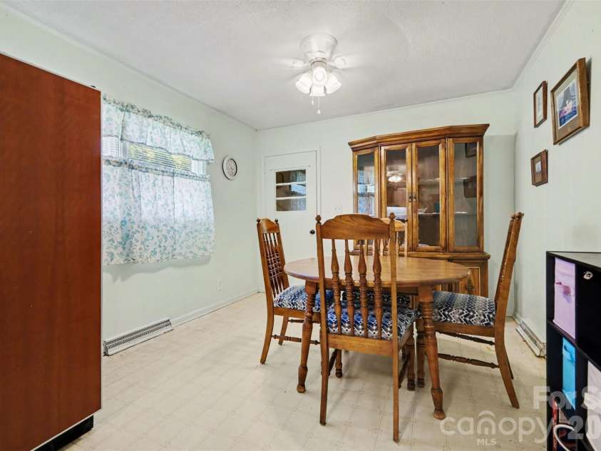 1907 Alpine Lane, Gastonia, NC 28054.  MLS# CAR4375181, YatesRealty ID 17047. 