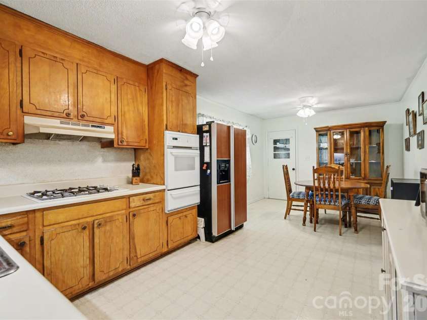1907 Alpine Lane, Gastonia, NC 28054.  MLS# CAR4375181, YatesRealty ID 17047. 