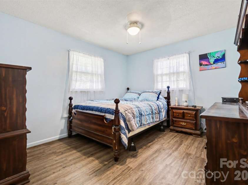 1907 Alpine Lane, Gastonia, NC 28054.  MLS# CAR4375181, YatesRealty ID 17047. 