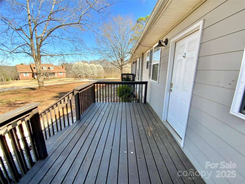 3807 Woodlawn Street, Sharon, SC 29742.  MLS# CAR4233211, YatesRealty ID 17047. 