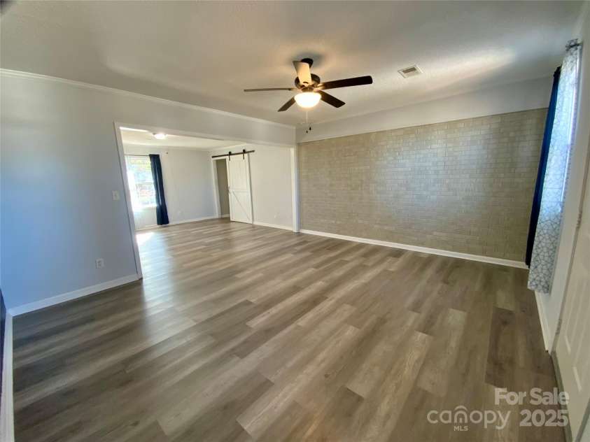 3807 Woodlawn Street, Sharon, SC 29742.  MLS# CAR4233211, YatesRealty ID 17047. 