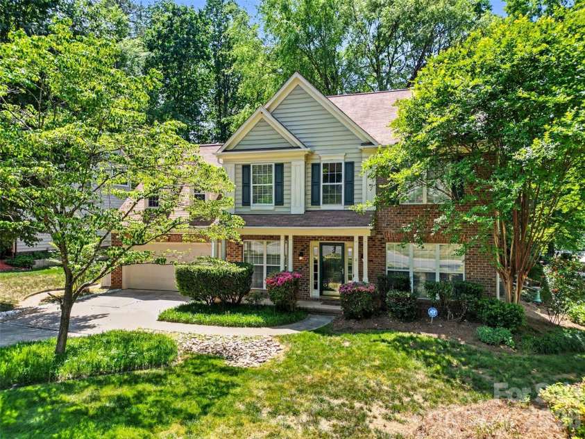 15817 Prestwoods Lane, Huntersville, NC 28078.  MLS# CAR4375192, YatesRealty ID 17048. 