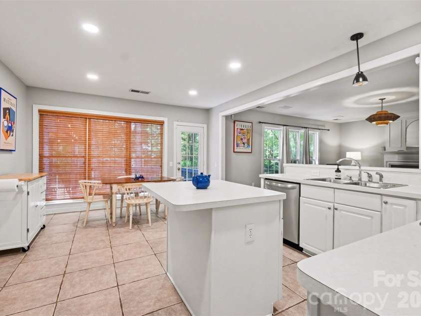15817 Prestwoods Lane, Huntersville, NC 28078.  MLS# CAR4375192, YatesRealty ID 17048. 