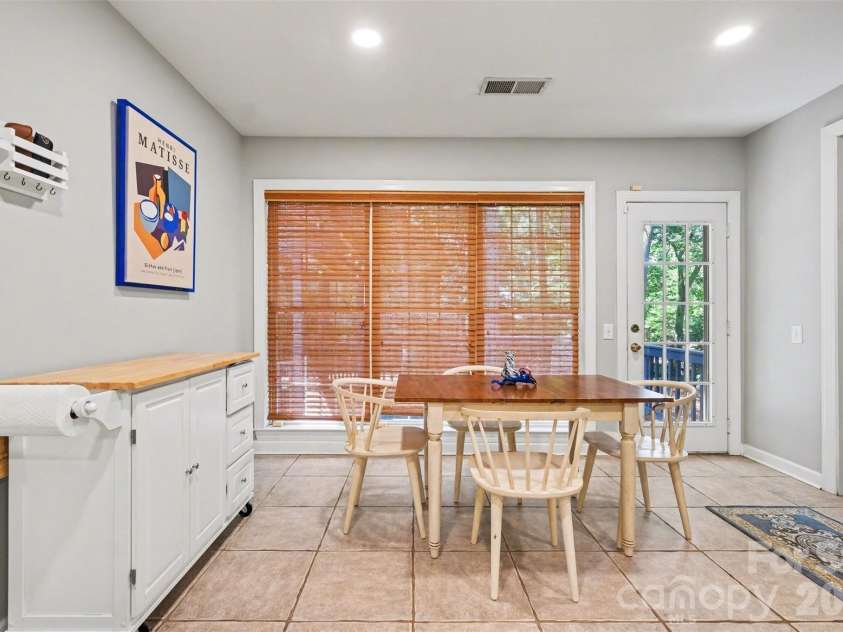 15817 Prestwoods Lane, Huntersville, NC 28078.  MLS# CAR4375192, YatesRealty ID 17048. 