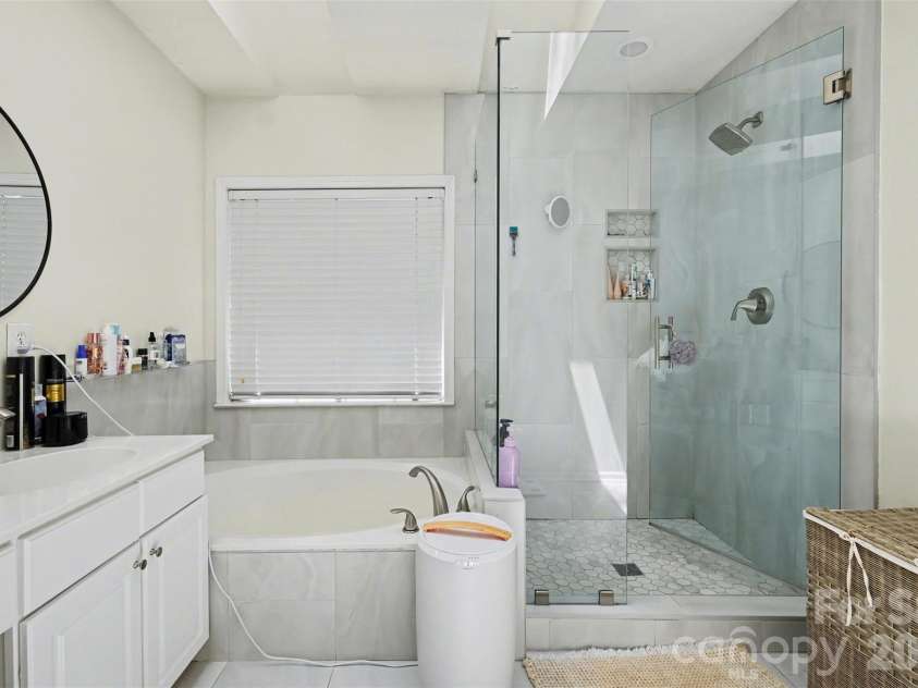 15817 Prestwoods Lane, Huntersville, NC 28078.  MLS# CAR4375192, YatesRealty ID 17048. 