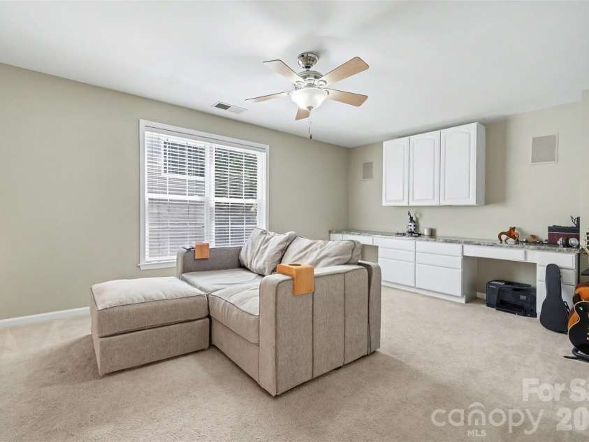 15817 Prestwoods Lane, Huntersville, NC 28078.  MLS# CAR4375192, YatesRealty ID 17048. 