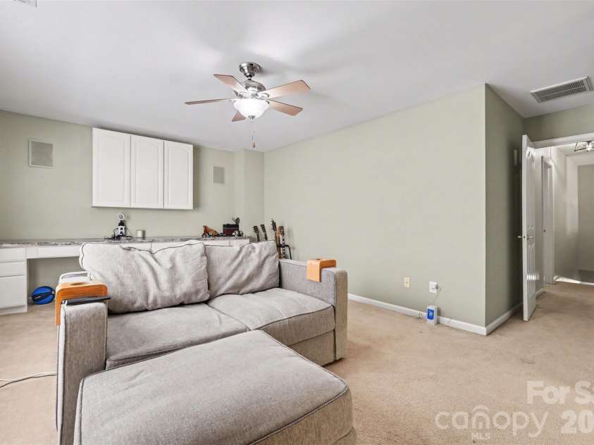 15817 Prestwoods Lane, Huntersville, NC 28078.  MLS# CAR4375192, YatesRealty ID 17048. 