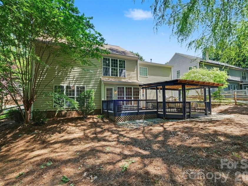 15817 Prestwoods Lane, Huntersville, NC 28078.  MLS# CAR4375192, YatesRealty ID 17048. 