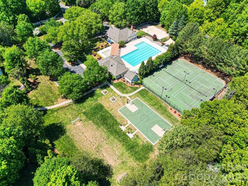 15817 Prestwoods Lane, Huntersville, NC 28078.  MLS# CAR4375192, YatesRealty ID 17048. 